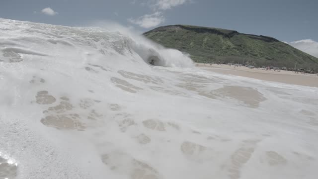Raw surf clip, 0:05