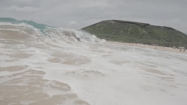 Raw surf clip, 0:06