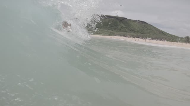 Raw surf clip, 0:04