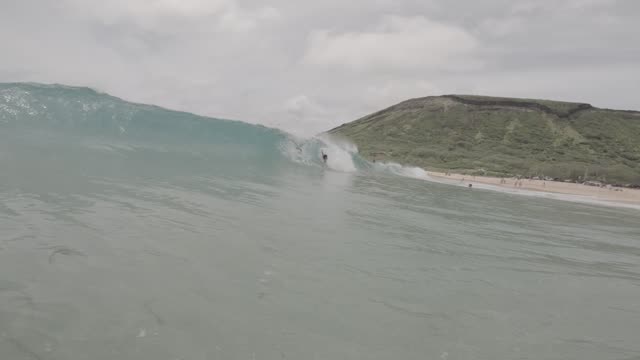 Raw surf clip, 0:04