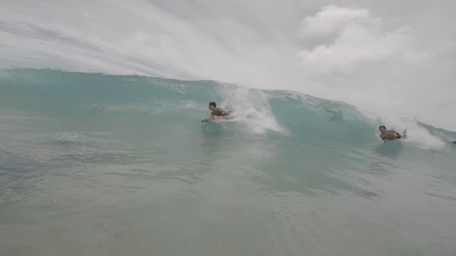 Raw surf clip, 0:04