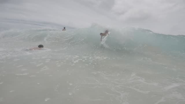 Raw surf clip, 0:04
