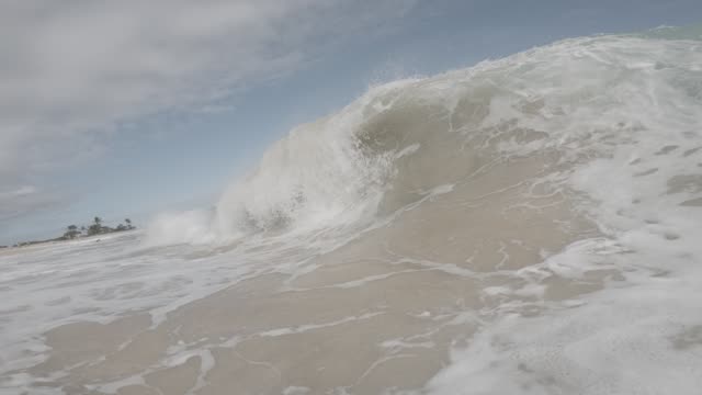 Raw surf clip, 0:04