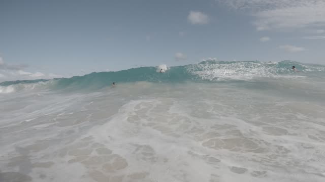 Raw surf clip, 0:10