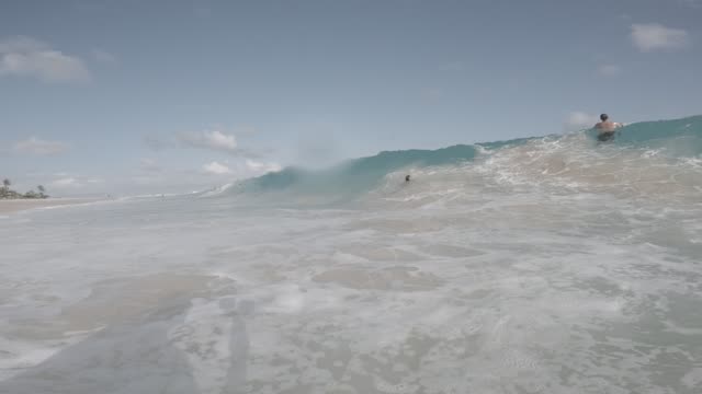 Raw surf clip, 0:06