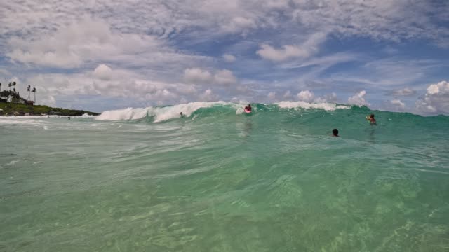 Raw surf clip, 0:09