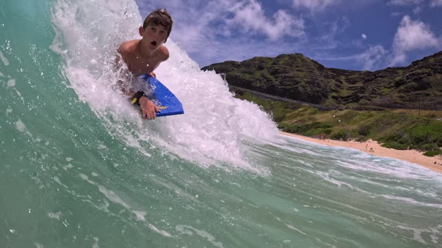 Raw surf clip, 0:23
