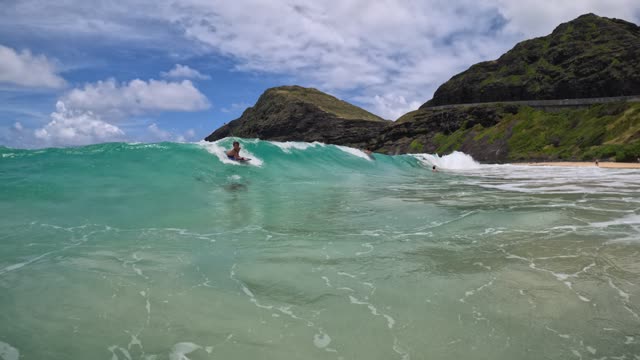 Raw surf clip, 0:06