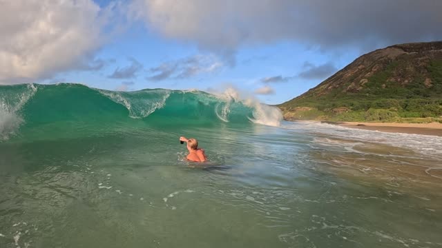Raw surf clip, 0:10
