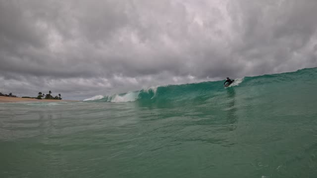 Raw surf clip, 0:08