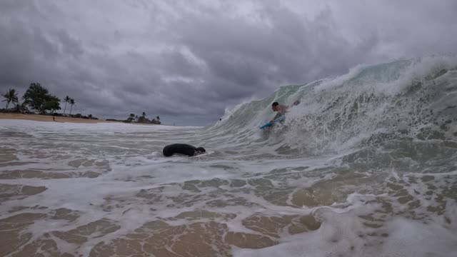 Raw surf clip, 0:19