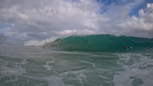 Raw surf clip, 0:28