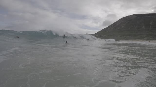 Raw surf clip, 0:09