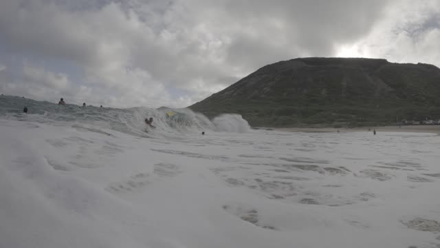 Raw surf clip, 0:05