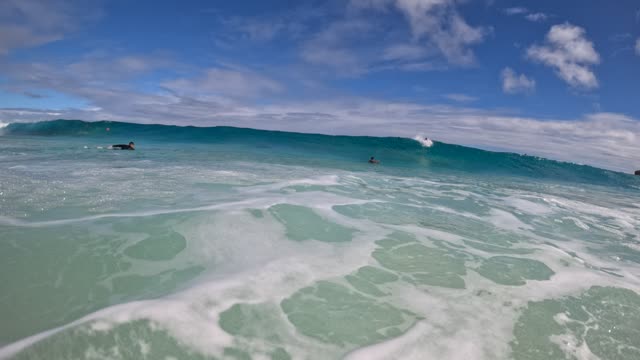 Raw surf clip, 0:09