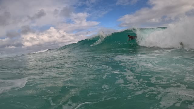 Raw surf clip, 0:07