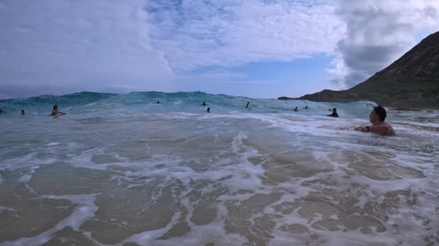 Raw surf clip, 0:08