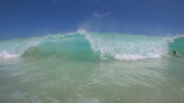 Raw surf clip, 0:20