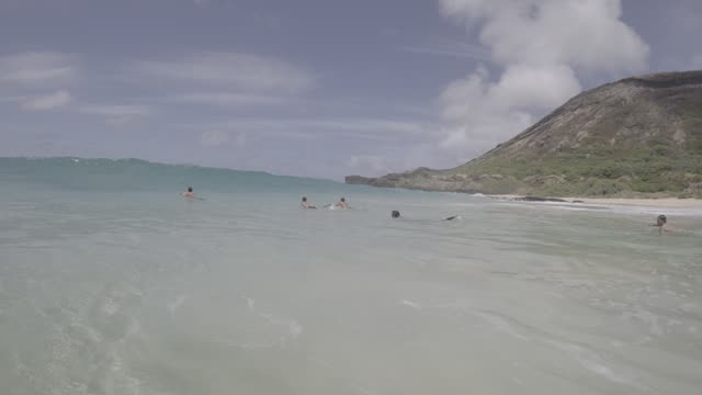 Raw surf clip, 0:08