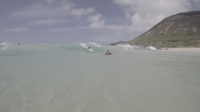 Raw surf clip, 0:08