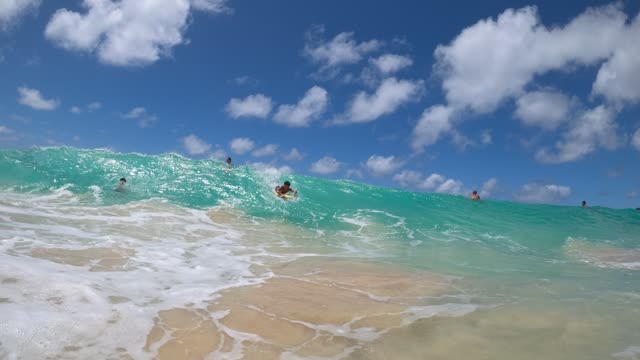 Raw surf clip, 0:07