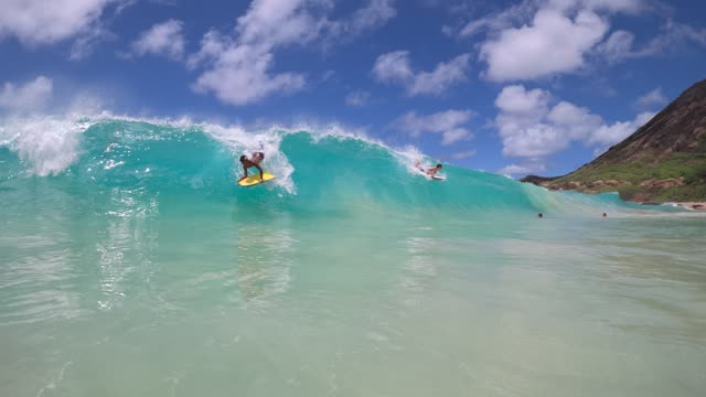 Raw surf clip, 0:19