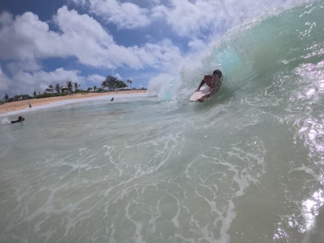 Raw surf clip, 0:04