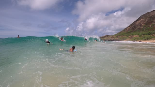 Raw surf clip, 0:06