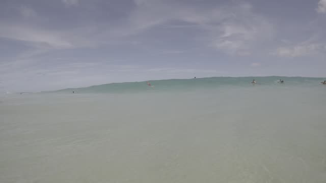 Raw surf clip, 0:09