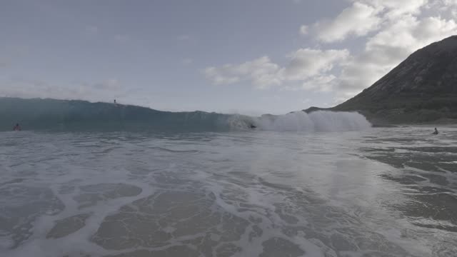 Raw surf clip, 0:09