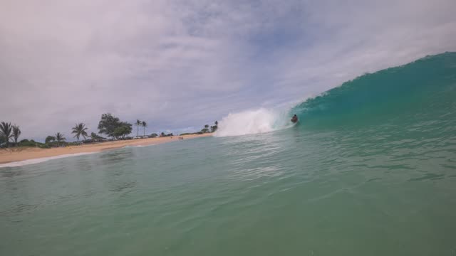 Raw surf clip, 0:05