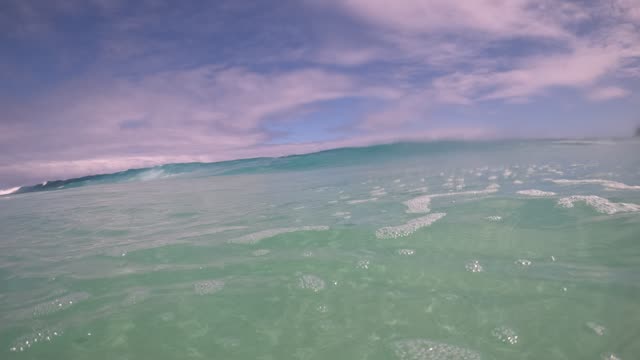 Raw surf clip, 0:08