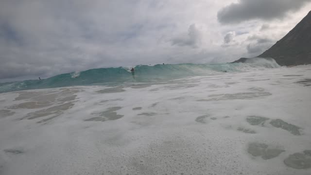Raw surf clip, 0:16