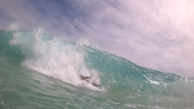 Raw surf clip, 0:05