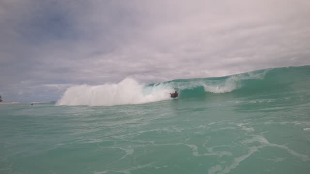 Raw surf clip, 0:07