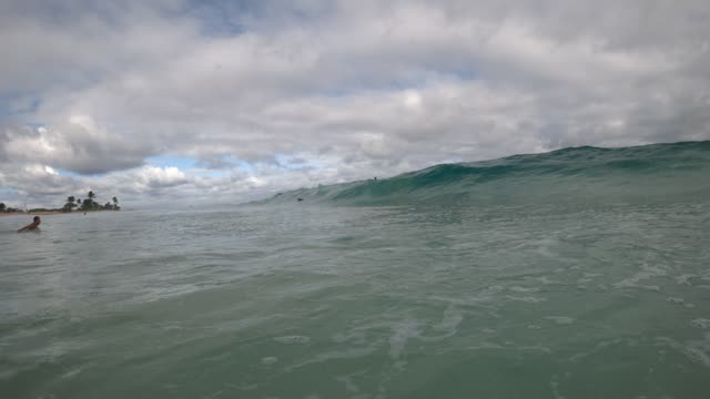 Raw surf clip, 0:05