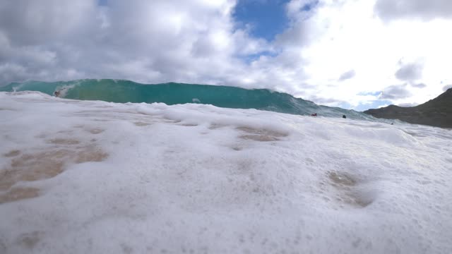 Raw surf clip, 0:05