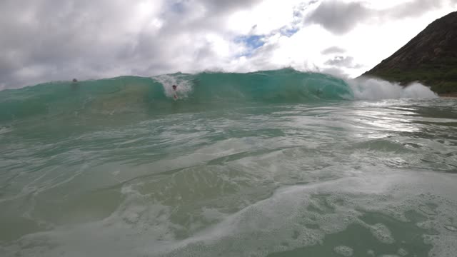 Raw surf clip, 0:05