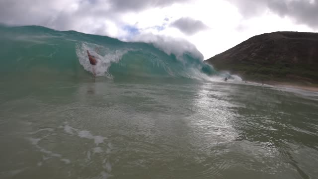 Raw surf clip, 0:04