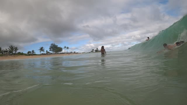Raw surf clip, 0:04
