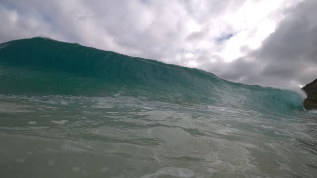 Raw surf clip, 0:04
