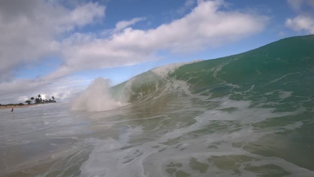 Raw surf clip, 0:06